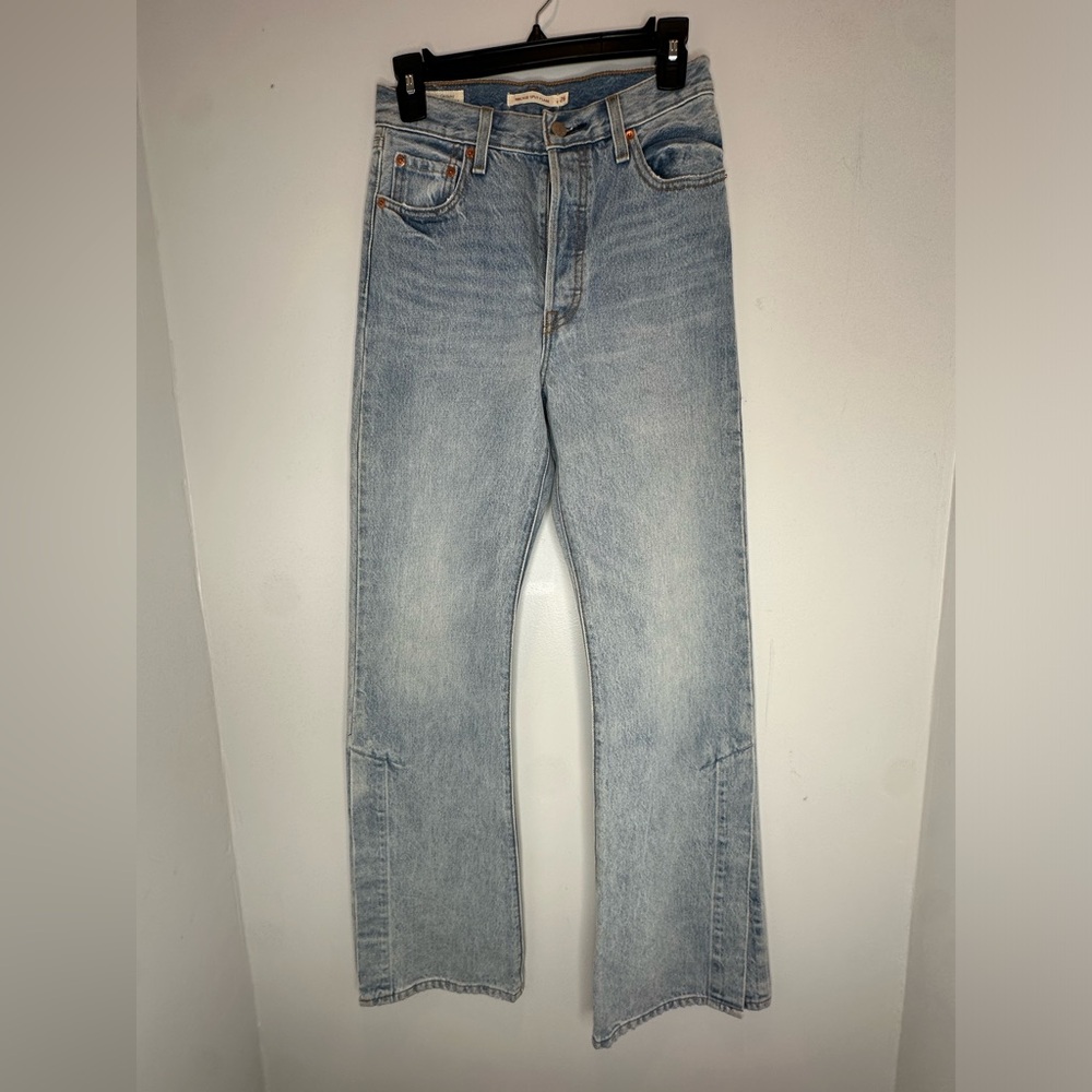 Levi's Premium Ribcage Split Flare jeans
Size 27